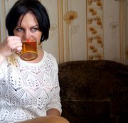 Kattypretty – Kate drinking beer and burping