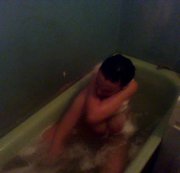 Kattypretty – Kate in a bathtub washing her sexy body and hair