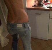 Kira-Kitty - Kira Kitty -unfreiwillig in meine Jeans gepisst! Part 1