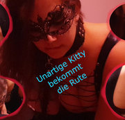 Kitty-Desa - Unartige Kitty bekommt die Rute