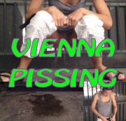 KlaraPlay – VIENNA PISSING