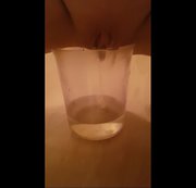 Lacklady86 - Messbecher mit meinem Sklaven zusammen vollgepisst Teil 1