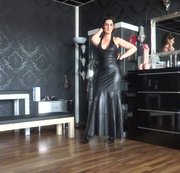 Lady Victoria – Geile Wichsaufgaben für Sklave Heiko