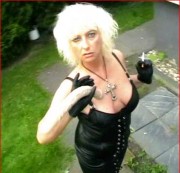 Lady-Blue - STRAPON DILDO SKLAVE GESUCHT Domina Leder Lack