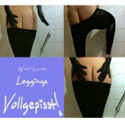Lady-Renee - Wet-Look-Leggings vollgepisst