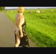 LadyAnna85D - Melkschürzen-Piss