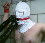 LadyMelinda - Mein kleiner Sklave wird von TV gefoltert