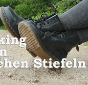 Lady__Alice – Walking in flachen Stiefeln  –  Walking in boots