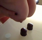 Lara-Live - Titten Sckoko Kuss Crushing