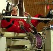 Latexcult - Das ist eine Fickmaschine