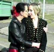 Latexcult - Jane und Erna am Hafen