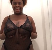 Latisha-Love – Mein erstes mal NACKT! Ich habe mich doch noch getraut.
