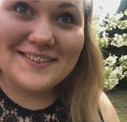 Lena-LeBeau – MEIN ERSTER OUTDOOR PISS! Den Nachbar hats nicht so gefreut!