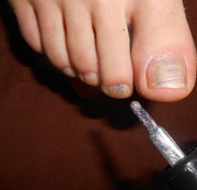 Leonie-Wild - Ich lackiere mir meine süßen Füße