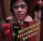 Lilly-Loveshot - 1. Rollenspiel - Pizzaboten gefickt