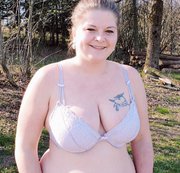 Lilly-Shy – Geiler Freiwild  Piss, möchtest du der nächste sein???