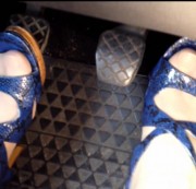 Lina989 - Heels im Auto (Pedal Pumping)