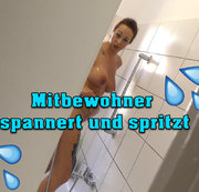 Lina_Lenz – Mitbewohner spannert und spritzt ab