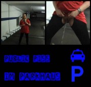 LindsayLove - Public Piss im Parkhaus