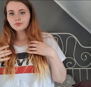 Lisa-Belle – Mein erstes Nackt-Video. Brüste und Muschi