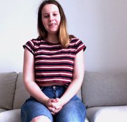 Lisa2001 – OMG! ICH HABE ES GETAN! MEIN ERSTES VIDEO GANZ NACKT!!!