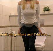 LissLonglegs - Heimlich gefilmt auf Toilette...