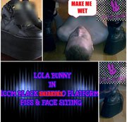 LolaxxxBunny – LOLA BUNNY  IN 10 CM  SNEAKERS ON  PLATFORM BOOTS USE LIVE HUMAN TOILET  PEFECT PISS