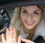Lovely_Lola – Schwanz wäre fast geplatzt! – auf der Autofahrt not-entsaftet