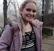 LovlyLuna - Mein erstes Mal in der Umkleidekabiene !