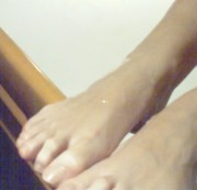 LucyLust77 - Lucy auf die Füße gewixt