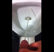 Luxus-Alex - Abgepisst ins Pissoir