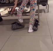 MaraMenke - Neue Schuhe für Mara und  FraeuleinJones hilft dabei ;)