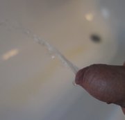 Max_1996 – Ich pisse für euch in die Badewanne