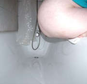 Milkmaid - USERWUNSCH: "Badewannenpiss"