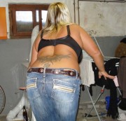 Miss-Busty-MilF - Beim Nachbarn im Wäschekeller