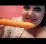 MissJen - Carrot pussy play