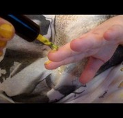 MissJen – Paintng My Fingernails yellow
