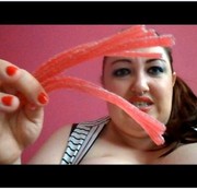 MissJen – Eating VERY fizzy sour sweets