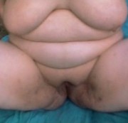 Mollige-Muschi - am Feldrand gepoppt