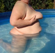 Molliges-Herz - im Pool
