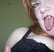 Nylonfeetlegslady - Rothaarige mit DD masturbiert im Bunnyoutfit