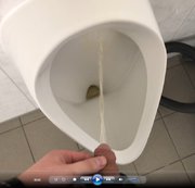 Optimist521 – Kurzer Piss auf Arbeit