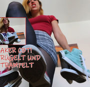 PalinaAddicted – SKLAVENSCHWANZ VON SNEAKERS GEPRÜGELT UND ZERTRAMPELT