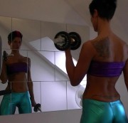 PinkDeluxe - Female Muscle Training (Userwunsch)