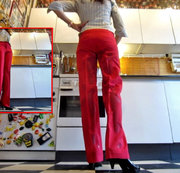 Pissy-Cat - Piss beim Kochenin Vintage-Pants - aus Sicht einer Maus