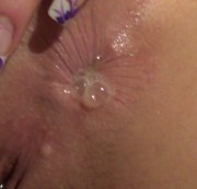 Porn-Kitty18 - Mega viel SPERMA aus dem Arsch gedrückt