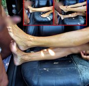 Pria_Hotlegs – Zehenfick im Auto am Baggersee