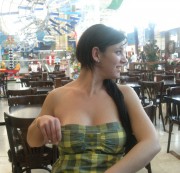 ProduzentSpanien - Titten im Einkaufszentrum geflasht...