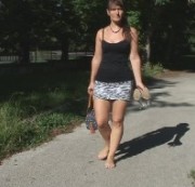 RealesFickPaar - Userwunsch: Barfuss im Schlosspark
