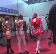 RealesFickPaar - Nude Girl-Girl Bondage-Walk 3